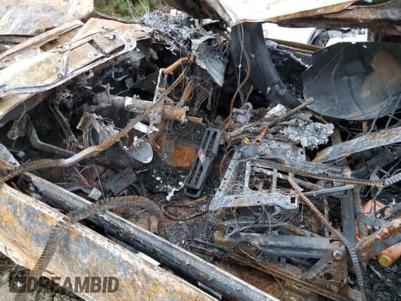 ✅ 2003 Chevrolet Suburban LT • VIN: 3GNEC16Z43G211301 • Лот: 83892294. Опубликован ранее на Copart с пробегом Не указан. Бесплатный доступ к архиву аукционных продаж из США и подробный отчёт об истории автомобиля на DreamBid. Изображение 8.