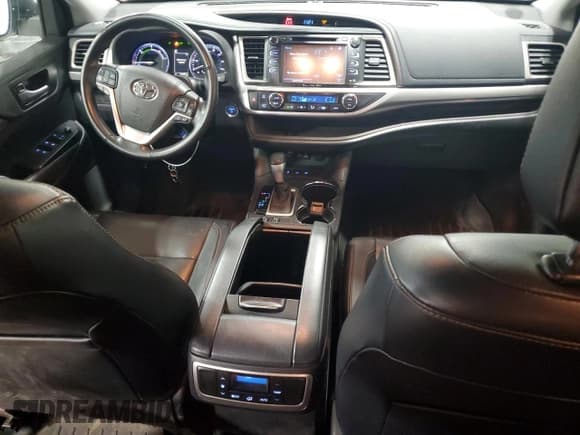 ✅ 2017 Toyota Highlander Hybrid XLE • VIN: 5TDJGRFH7HS035547 • Лот: 62129185. Опубликован ранее на Copart с пробегом 72 285 миль. Бесплатный доступ к архиву аукционных продаж из США и подробный отчёт об истории автомобиля на DreamBid. Изображение 8.