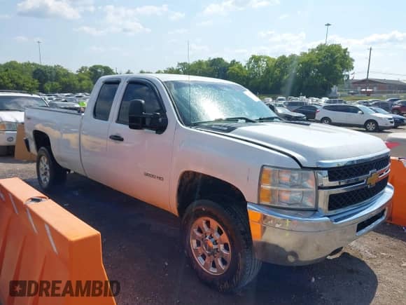 ✅ 2013 Chevrolet Silverado 2500HD Work Truck • VIN: 1GC2KVCG4DZ108678 • Lot: 42811229. Wystawiony na IAAI z przebiegiem 238 835 mil. Bezpłatny archiwum sprzedaży aukcyjnych z USA i szczegółowy raport historii pojazdu na DreamBid. Zdjęcie 13.