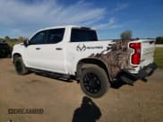 ✅ 2021 Chevrolet Silverado 1500 Custom Trail Boss • VIN: 3GCPYCEF2MG396469 • Lot: 86139985. Wystawiony na Copart z przebiegiem 47 430 mil. Bezpłatny archiwum sprzedaży aukcyjnych z USA i szczegółowy raport historii pojazdu na DreamBid. Zdjęcie 2.