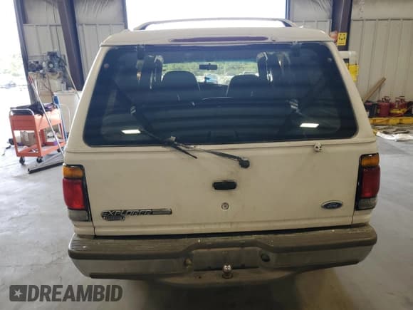 ✅ 1996 Ford Explorer XL • VIN: 1FMDU32X6TUD64045 • Lot: 65942264. Listed on Copart with 138,750 mi. Free auction sales archive from the USA and detailed vehicle history report at DreamBid. Image 6.