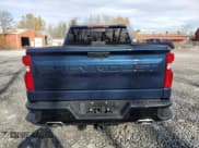 ✅ 2022 Chevrolet Silverado 1500 LT Trail Boss • VIN: 3GCUDFET3NG553742 • Lot: 85265905. Wystawiony na Copart z przebiegiem 41 518 mil. Bezpłatny archiwum sprzedaży aukcyjnych z USA i szczegółowy raport historii pojazdu na DreamBid. Zdjęcie 6.