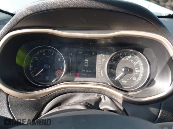 ✅ 2014 Jeep Cherokee Latitude • VIN: 1C4PJLCB1EW162749 • Лот: 43572711. Опубликован ранее на IAAI с пробегом 240 191 миль. Бесплатный доступ к архиву аукционных продаж из США и подробный отчёт об истории автомобиля на DreamBid. Изображение 7.