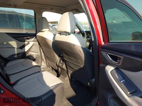 ✅ 2021 Subaru Forester Limited • VIN: JF2SKAUC8MH401415 • Lot: 43360776. Wystawiony na IAAI z przebiegiem 51 787 mil. Bezpłatny archiwum sprzedaży aukcyjnych z USA i szczegółowy raport historii pojazdu na DreamBid. Zdjęcie 8.