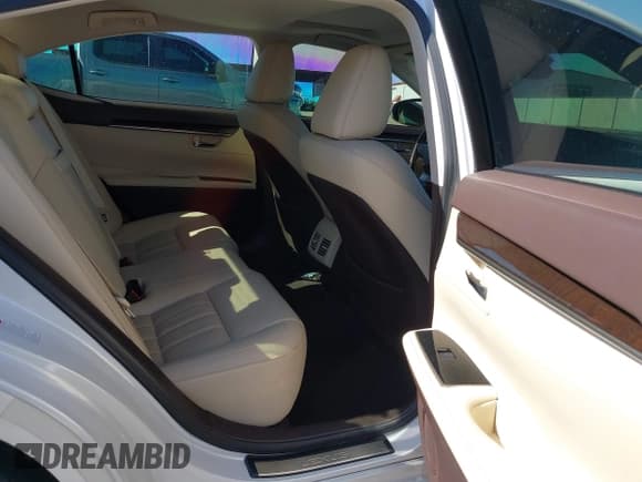 ✅ 2016 Lexus ES 330 • VIN: JTHBK1GG4G2232075 • Lot: 43592333. Listed on IAAI with 98,302 mi. Free auction sales archive from the USA and detailed vehicle history report at DreamBid. Image 8.