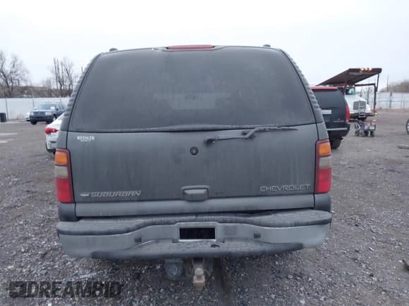 ✅ 2001 Chevrolet Suburban LS • VIN: 3GNFK16T41G243519 • Лот: 41094019. Опубликован ранее на IAAI с пробегом 220 640 миль. Бесплатный доступ к архиву аукционных продаж из США и подробный отчёт об истории автомобиля на DreamBid. Изображение 17.