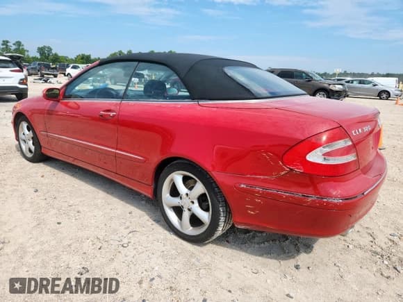 ✅ 2005 Mercedes-Benz CLK 320 • VIN: WDBTK65G65T038952 • Lot: 68400275. Wystawiony na Copart z przebiegiem 140 306 mil. Bezpłatny archiwum sprzedaży aukcyjnych z USA i szczegółowy raport historii pojazdu na DreamBid. Zdjęcie 2.