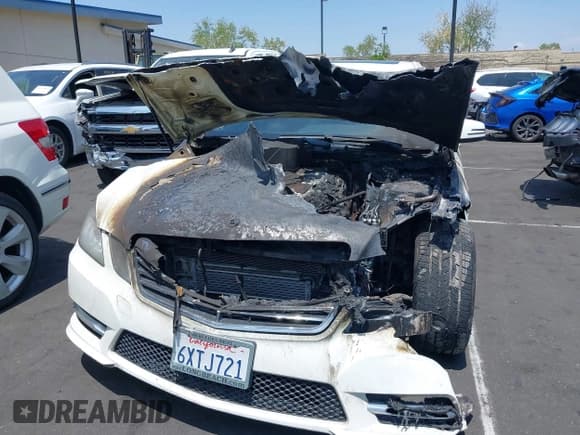 ✅ 2012 Mercedes-Benz E 350 Luxury • VIN: WDDHF2EB5CA539970 • Lot: 42174732. Listed on IAAI with Not provided. Free auction sales archive from the USA and detailed vehicle history report at DreamBid. Image 6.