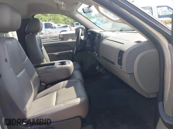 ✅ 2012 Chevrolet Silverado 1500 Work Truck • VIN: 1GCNCPEX4CZ106138 • Lot: 42618201. Listed on IAAI with 307,583 mi. Free auction sales archive from the USA and detailed vehicle history report at DreamBid. Image 8.