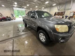 ✅ 2010 Toyota Tacoma • VIN: 5TEUU4EN5AZ722051 • Lot: 42693707. Listed on IAAI with 162,253 mi. Free auction sales archive from the USA and detailed vehicle history report at DreamBid. Image 1.