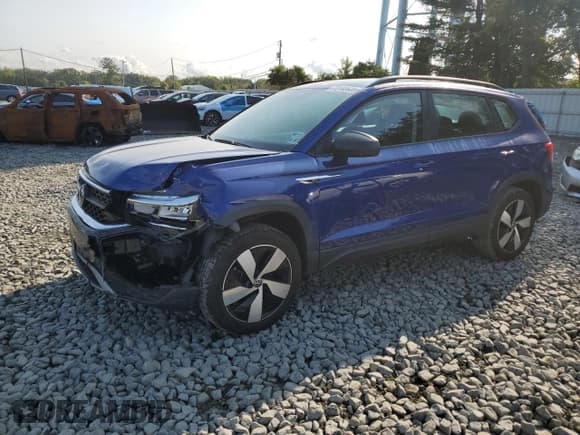 ✅ 2024 Volkswagen Taos S • VIN: 3VV8X7B2XRM008477 • Лот: 72102635. Опубликован ранее на Copart с пробегом 29 673 миль. Бесплатный доступ к архиву аукционных продаж из США и подробный отчёт об истории автомобиля на DreamBid. Изображение 1.