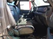 ✅ 2020 Jeep Gladiator Overland • VIN: 1C6HJTFG2LL184888 • Lot: 43601369. Wystawiony na IAAI z przebiegiem 74 424 mil. Bezpłatny archiwum sprzedaży aukcyjnych z USA i szczegółowy raport historii pojazdu na DreamBid. Zdjęcie 5.