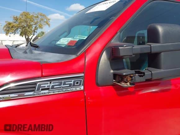 ✅ 2011 Ford F-250 XL • VIN: 1FT7X2B64BED07975 • Lot: 41900529. Wystawiony na IAAI z przebiegiem 74 010 mil. Bezpłatny archiwum sprzedaży aukcyjnych z USA i szczegółowy raport historii pojazdu na DreamBid. Zdjęcie 6.