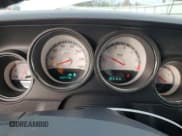 ✅ 2010 Dodge Challenger SE • VIN: 2B3CJ4DV1AH109718 • Lot: 81935284. Wystawiony na Copart z przebiegiem 132 476 mil. Bezpłatny archiwum sprzedaży aukcyjnych z USA i szczegółowy raport historii pojazdu na DreamBid. Zdjęcie 9.