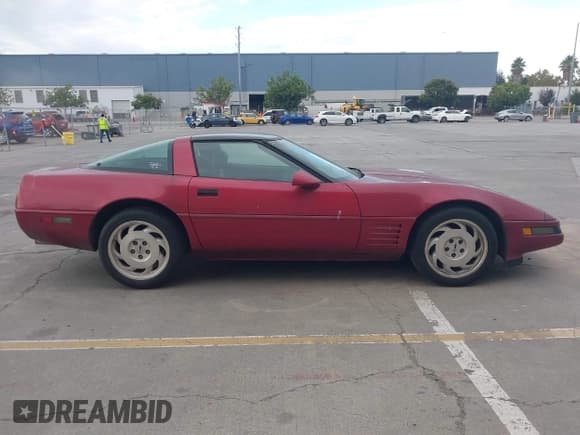 ✅ 1991 Chevrolet Corvette • VIN: 1G1YY2386M5105541 • Lot: 43432843. Wystawiony na IAAI z przebiegiem 114 453 mil. Bezpłatny archiwum sprzedaży aukcyjnych z USA i szczegółowy raport historii pojazdu na DreamBid. Zdjęcie 12.
