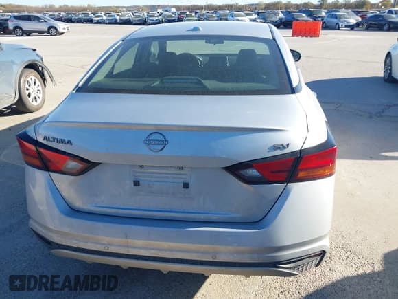 ✅ 2024 Nissan Altima SV • VIN: 1N4BL4DV9RN375355 • Lot: 43882908. Listed on IAAI with 61,307 mi. Free auction sales archive from the USA and detailed vehicle history report at DreamBid. Image 16.
