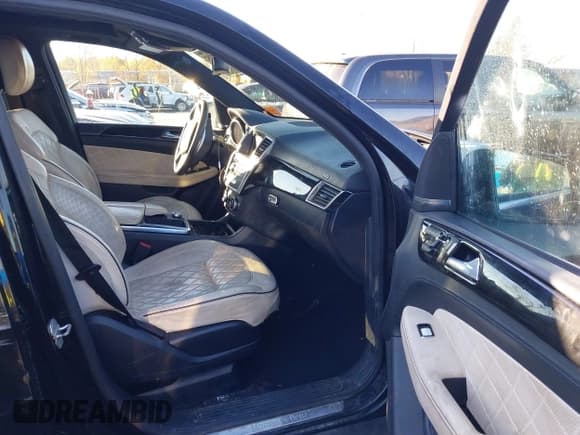 ✅ 2015 Mercedes-Benz M 350 • VIN: 4JGDA5HB0FA522238 • Lot: 43451752. Listed on IAAI with 157,276 mi. Free auction sales archive from the USA and detailed vehicle history report at DreamBid. Image 5.