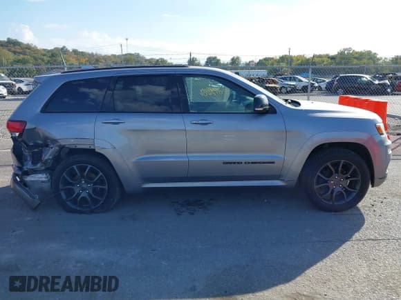 ✅ 2020 Jeep Grand Cherokee Overland • VIN: 1C4RJFCG8LC158475 • Lot: 40665109. Listed on IAAI with 77,233 mi. Free auction sales archive from the USA and detailed vehicle history report at DreamBid. Image 13.