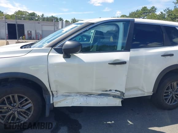 ✅ 2023 Nissan Rogue S • VIN: 5N1BT3AB3PC758016 • Лот: 42978746. Опубликован ранее на IAAI с пробегом 29 966 миль. Бесплатный доступ к архиву аукционных продаж из США и подробный отчёт об истории автомобиля на DreamBid. Изображение 6.