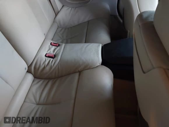 ✅ 2007 BMW 6 Series 650i • VIN: WBAEK13507CN82815 • Lot: 42967819. Listed on IAAI with 218,144 mi. Free auction sales archive from the USA and detailed vehicle history report at DreamBid. Image 8.