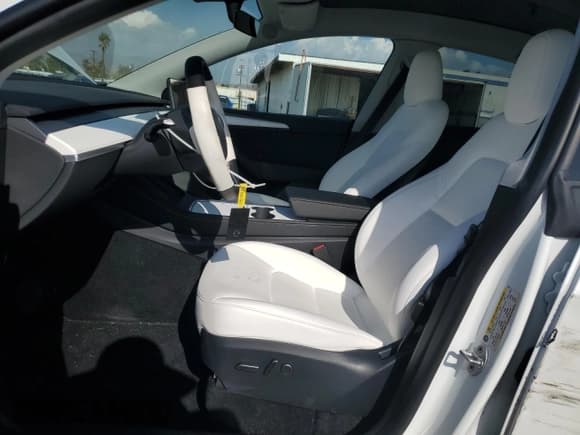 ✅ 2023 Tesla Model Y Long Range • VIN: 7SAYGDEE9PA118473 • Lot: 89553285. Listed on Copart with 25,093 mi. Free auction sales archive from the USA and detailed vehicle history report at DreamBid. Image 7.