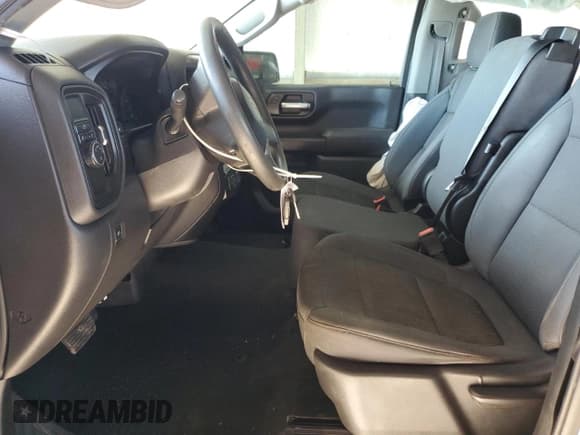 ✅ 2019 Chevrolet Silverado 1500 Custom • VIN: 3GCPWBEH9KG124306 • Lot: 67399754. Wystawiony na Copart z przebiegiem 137 767 mil. Bezpłatny archiwum sprzedaży aukcyjnych z USA i szczegółowy raport historii pojazdu na DreamBid. Zdjęcie 7.