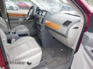 ✅ 2010 Chrysler Town & Country Limited • VIN: 2A4RR7DX7AR366259 • Lot: 42310955. Wystawiony na IAAI z przebiegiem 133 213 mil. Bezpłatny archiwum sprzedaży aukcyjnych z USA i szczegółowy raport historii pojazdu na DreamBid. Zdjęcie 5.