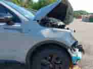 2022 Kia Sorento X-Line S z VIN 5XYRLDLC7NG144870, wystawiony jako IAAI lot #42557861 z przebiegiem 41 812 mil mil oraz . Historia ofert i sprzedaży dostępna na DreamBid. Obrazek 18.