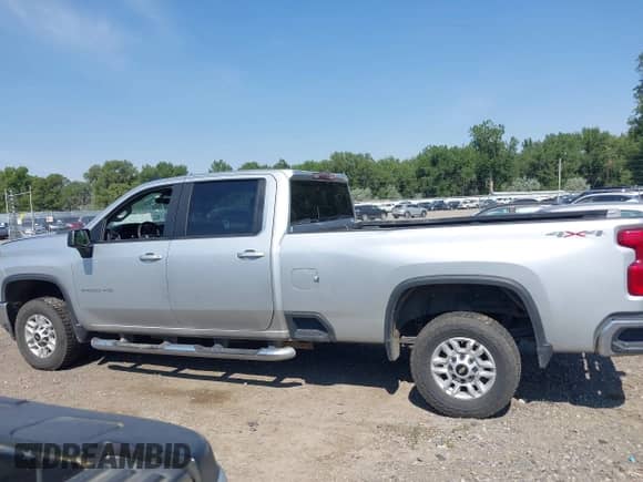 2020 Chevrolet Silverado 2500HD LT z VIN 1GC1YNEY8LF233926, wystawiony jako IAAI lot #42716715 z przebiegiem 137 057 mil mil oraz . Historia ofert i sprzedaży dostępna na DreamBid. Obrazek 14.