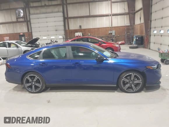 ✅ 2025 Honda Accord Sport • VIN: 1HGCY2F51SA014590 • Lot: 43307005. Wystawiony na IAAI z przebiegiem 8 740 mil. Bezpłatny archiwum sprzedaży aukcyjnych z USA i szczegółowy raport historii pojazdu na DreamBid. Zdjęcie 13.