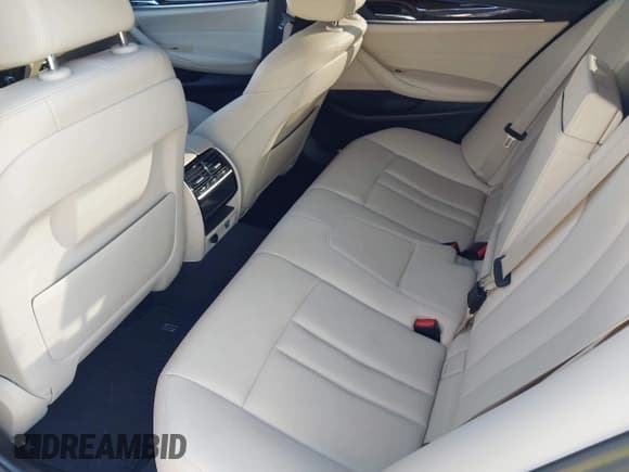 ✅ 2019 BMW 5 Series 530i xDrive • VIN: WBAJA7C58KWC77674 • Лот: 43717345. Опубликован ранее на IAAI с пробегом 97 457 миль. Бесплатный доступ к архиву аукционных продаж из США и подробный отчёт об истории автомобиля на DreamBid. Изображение 8.