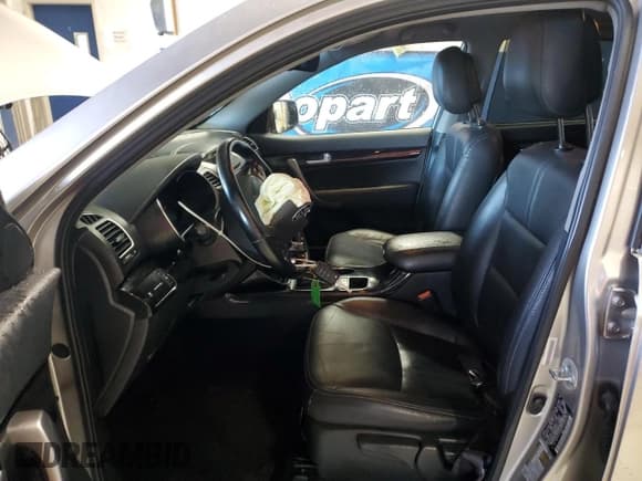 ✅ 2015 Kia Sorento LX • VIN: 5XYKT3A65FG645640 • Lot: 90459765. Listed on Copart with 161,010 mi. Free auction sales archive from the USA and detailed vehicle history report at DreamBid. Image 7.