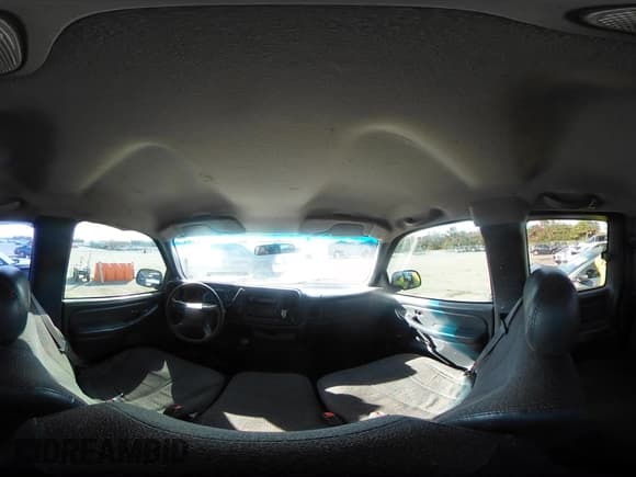 ✅ 2000 Chevrolet Silverado 1500 • VIN: 2GCEC19W3Y1137511 • Лот: 41449575. Опубликован ранее на IAAI с пробегом 309 743 миль. Бесплатный доступ к архиву аукционных продаж из США и подробный отчёт об истории автомобиля на DreamBid. Изображение 18.