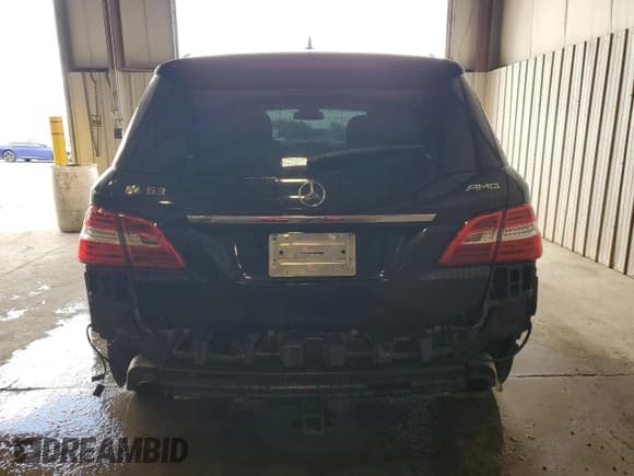 ✅ 2014 Mercedes-Benz M 63 AMG • VIN: 4JGDA7EB6EA357360 • Лот: 57241045. Опубликован ранее на Copart с пробегом 141 531 миль. Бесплатный доступ к архиву аукционных продаж из США и подробный отчёт об истории автомобиля на DreamBid. Изображение 6.