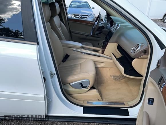 ✅ 2007 Mercedes-Benz M 350 • VIN: 4JGBB86E67A207111 • Лот: 85759755. Опубликован ранее на Copart с пробегом 178 631 миль. Бесплатный доступ к архиву аукционных продаж из США и подробный отчёт об истории автомобиля на DreamBid. Изображение 5.