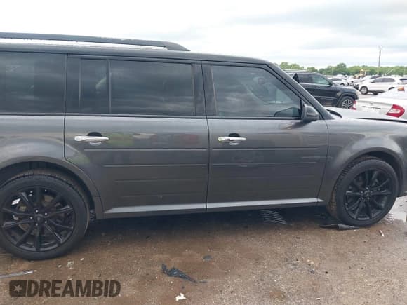 ✅ 2018 Ford Flex SEL • VIN: 2FMGK5C8XJBA01532 • Lot: 42169825. Wystawiony na IAAI z przebiegiem 112 715 mil. Bezpłatny archiwum sprzedaży aukcyjnych z USA i szczegółowy raport historii pojazdu na DreamBid. Zdjęcie 13.