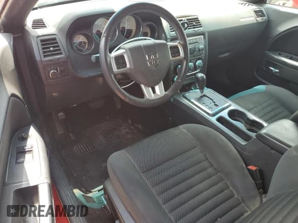 ✅ 2014 Dodge Challenger SXT • VIN: 2C3CDYAG1EH302626 • Lot: 63916504. Wystawiony na Copart z przebiegiem 155 203 mil. Bezpłatny archiwum sprzedaży aukcyjnych z USA i szczegółowy raport historii pojazdu na DreamBid. Zdjęcie 8.