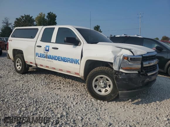 ✅ 2019 Chevrolet Silverado 1500 Work Truck • VIN: 2GCVKNEC4K1194880 • Lot: 71149224. Wystawiony na Copart z przebiegiem 125 934 mil. Bezpłatny archiwum sprzedaży aukcyjnych z USA i szczegółowy raport historii pojazdu na DreamBid. Zdjęcie 4.