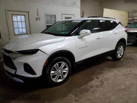 2020 Chevrolet Blazer LT with VIN 3GNKBBRA1LS656397, listed as a Copart auction lot 52199324 with 35,645 mi miles and . Bid and sale history available at DreamBid. Image 1.