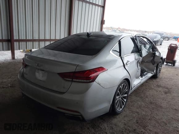 ✅ 2015 Hyundai Genesis 3.8L • VIN: KMHGN4JE2FU076883 • Lot: 41460390. Wystawiony na IAAI z przebiegiem 90 957 mil. Bezpłatny archiwum sprzedaży aukcyjnych z USA i szczegółowy raport historii pojazdu na DreamBid. Zdjęcie 4.