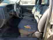 2003 Chevrolet Silverado 1500 Work Truck z VIN 2GCEC19X431393089, wystawiony jako Copart lot #91223905 z przebiegiem 242 081 mil mil oraz Czysty tytuł • Clean title. Historia ofert i sprzedaży dostępna na DreamBid. Obrazek 7.