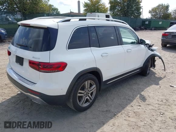✅ 2020 Mercedes-Benz GLB 250 • VIN: W1N4M4HB1LW042125 • Lot: 43289788. Listed on IAAI with 100,172 mi. Free auction sales archive from the USA and detailed vehicle history report at DreamBid. Image 4.