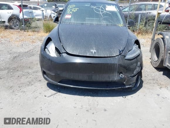 ✅ 2022 Tesla Model Y Long Range • VIN: 7SAYGDEE9NA022842 • Lot: 42003782. Wystawiony na IAAI z przebiegiem 36 010 mil. Bezpłatny archiwum sprzedaży aukcyjnych z USA i szczegółowy raport historii pojazdu na DreamBid. Zdjęcie 12.