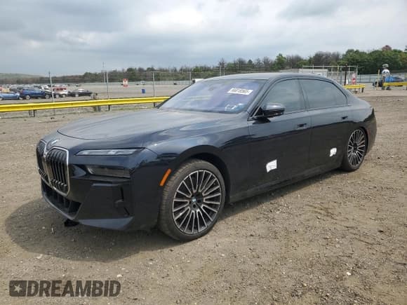 ✅ 2025 BMW 7 Series 760i xDrive • VIN: WBA33EJ03SCU12475 • Lot: 66818565. Listed on Copart with 7,755 mi. Free auction sales archive from the USA and detailed vehicle history report at DreamBid. Image 1.
