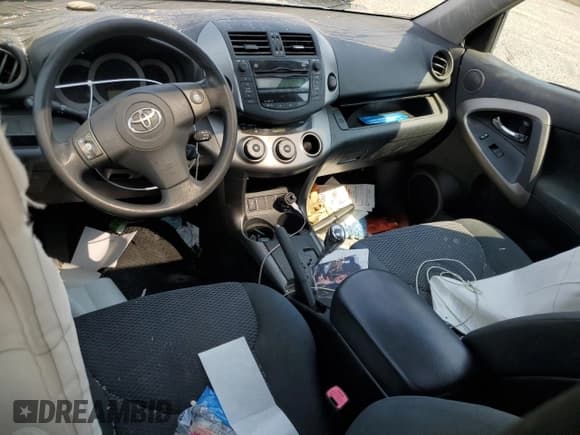 ✅ 2011 Toyota RAV4 Sport • VIN: JTMRF4DVXB5041664 • Lot: 71829465. Wystawiony na Copart z przebiegiem Nie podano. Bezpłatny archiwum sprzedaży aukcyjnych z USA i szczegółowy raport historii pojazdu na DreamBid. Zdjęcie 8.