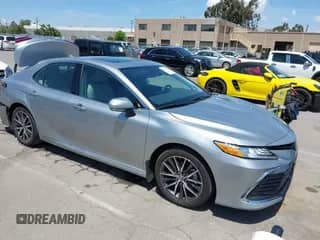 2023 Toyota Camry Hybrid XLE с VIN 4T1F31AK7PU613965, выставлен на аукционе IAAI как лот 42267850 с пробегом 25 184 миль миль и . История ставок и продаж доступна на DreamBid. Изображение 1.