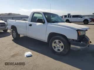 2003 Chevrolet Silverado 1500 z VIN 1GCEC14V03Z105274, wystawiony jako Copart lot #70592284 z przebiegiem 145 652 mil mil oraz Szkoda całkowita • Salvage title. Historia ofert i sprzedaży dostępna na DreamBid. Obrazek 4.