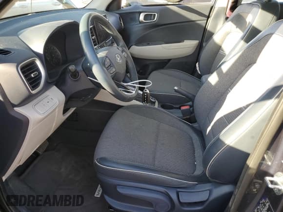 ✅ 2021 Hyundai Venue SEL • VIN: KMHRC8A38MU089039 • Lot: 73362994. Listed on Copart with 26,987 mi. Free auction sales archive from the USA and detailed vehicle history report at DreamBid. Image 7.