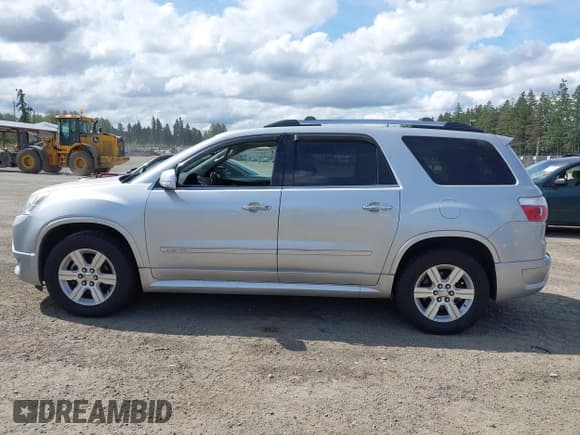 ✅ 2012 GMC Acadia Denali • VIN: 1GKKVTED3CJ321511 • Lot: 42555102. Listed on IAAI with 160,857 mi. Free auction sales archive from the USA and detailed vehicle history report at DreamBid. Image 14.