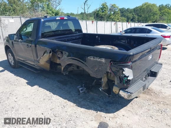 ✅ 2025 Ford F-150 XL • VIN: 1FTMF1LP2SKD18160 • Lot: 43058340. Wystawiony na IAAI z przebiegiem 4 949 mil. Bezpłatny archiwum sprzedaży aukcyjnych z USA i szczegółowy raport historii pojazdu na DreamBid. Zdjęcie 3.